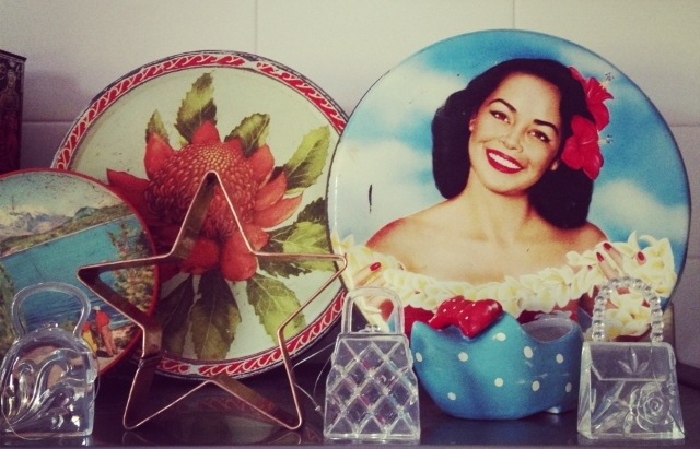 Vintage tins in my kitchen with Acrylic Handbad Decorations